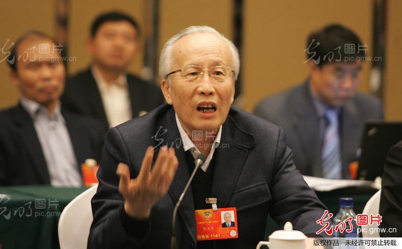 全国政协委员孙正聿呼吁“创新教育”